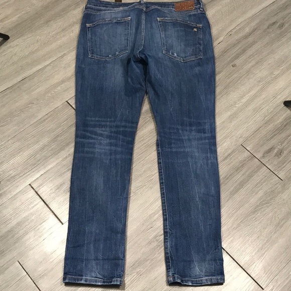 50 Carat Fashion Nova Distressed Tiffany Jeans - Picture 14 of 15